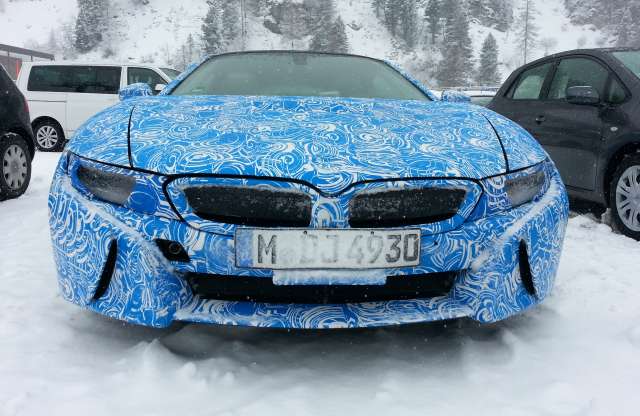 Álcázzák, pedig már bemutatkozott - síterepen a BMW i8