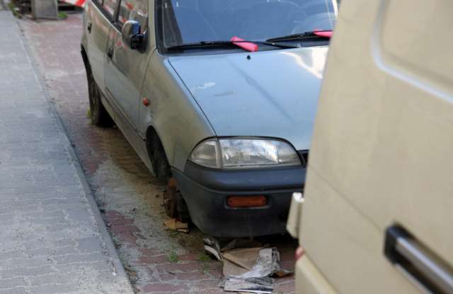 Mi lesz az autóval, ami hónapok óta mikuláscsomagokat gyűjt?