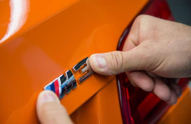 Hitvesi csók körbedriftelve