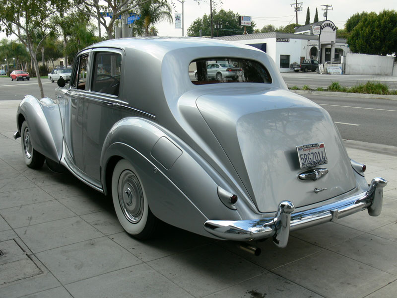 ROLLS-ROYCE SILVER GHOST