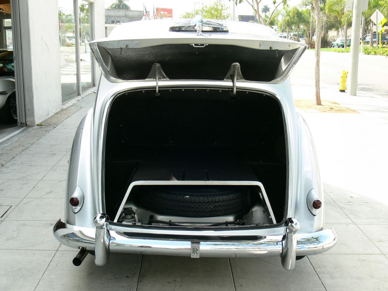 ROLLS-ROYCE SILVER GHOST