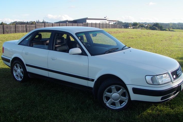 AUDI 100