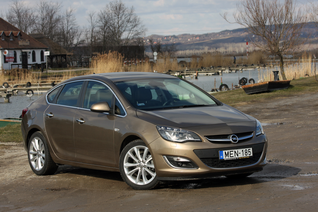 Opel astra j sedan 1 4 turbo