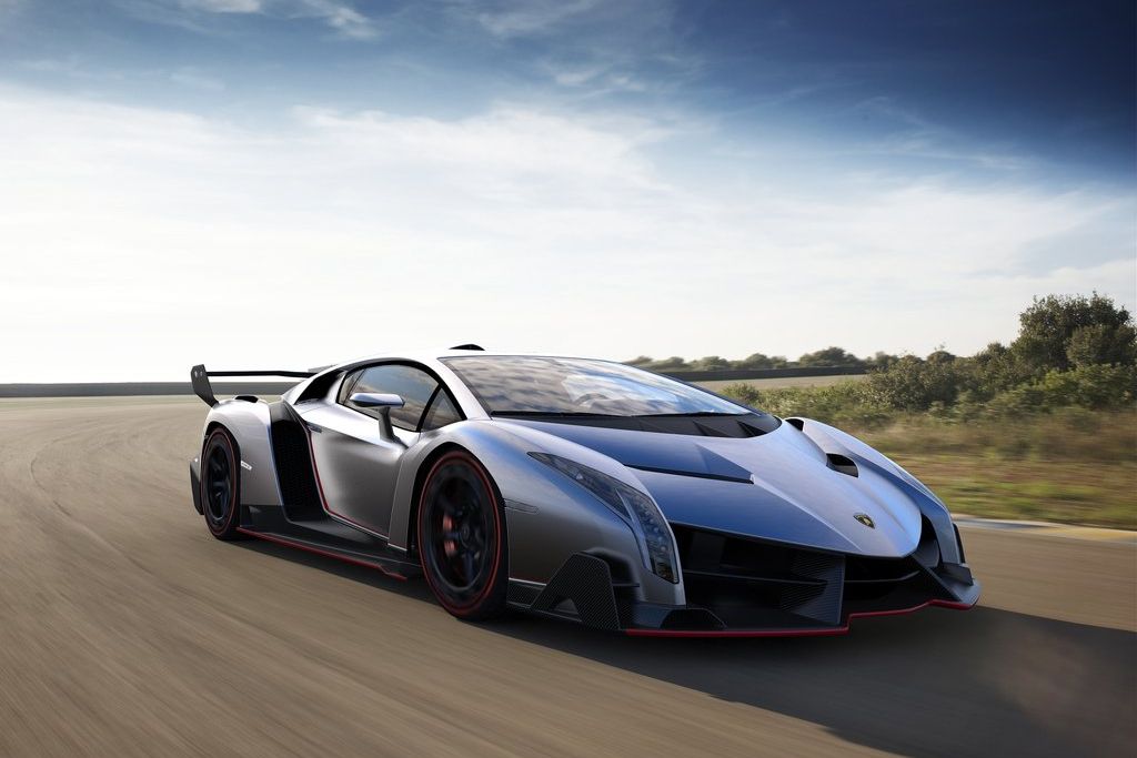 LAMBORGHINI AVENTADOR