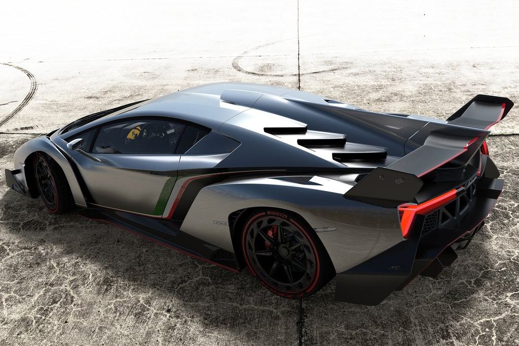 LAMBORGHINI AVENTADOR