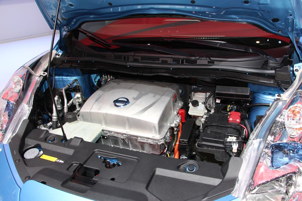 NISSAN LEAF