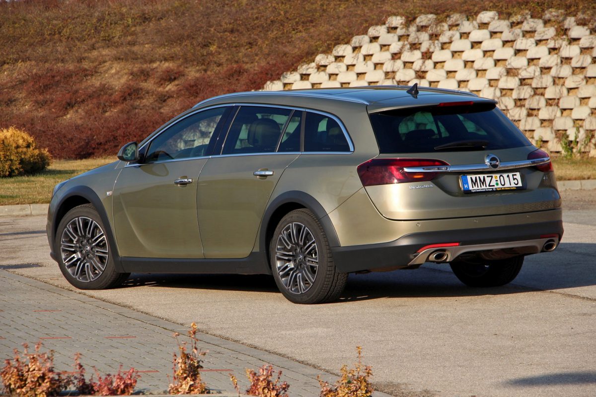 OPEL INSIGNIA