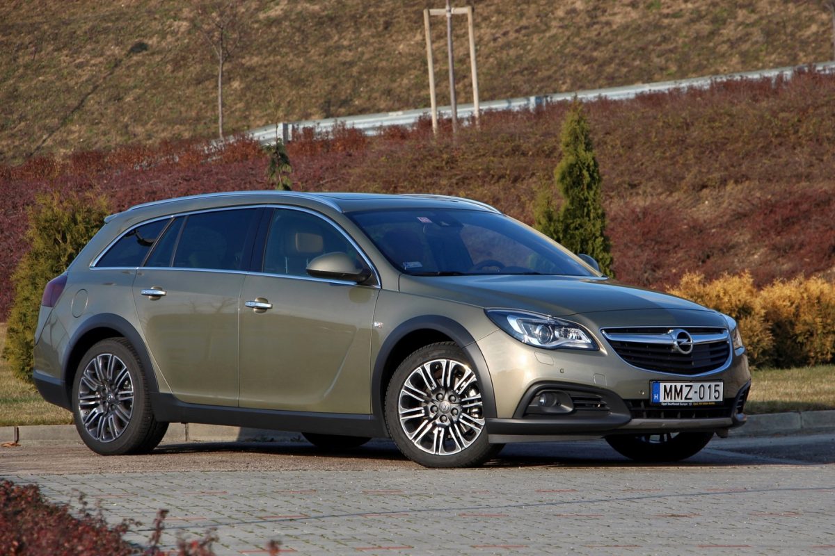 OPEL INSIGNIA