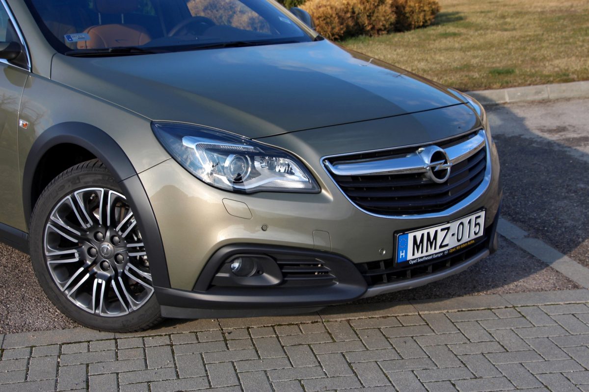 OPEL INSIGNIA