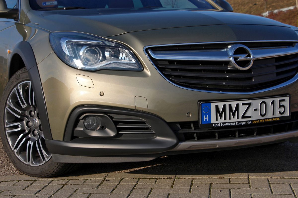 OPEL INSIGNIA