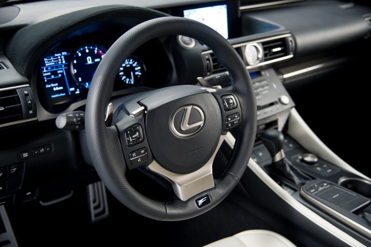 LEXUS