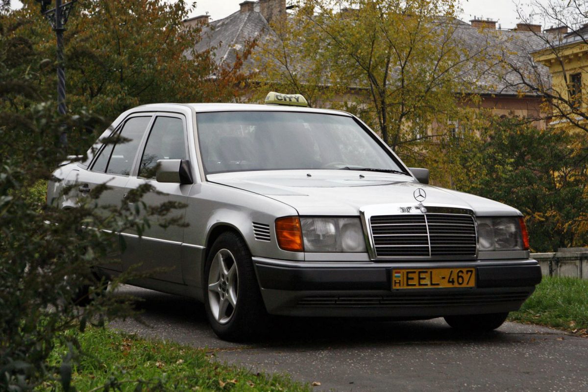 MERCEDES-BENZ W 124