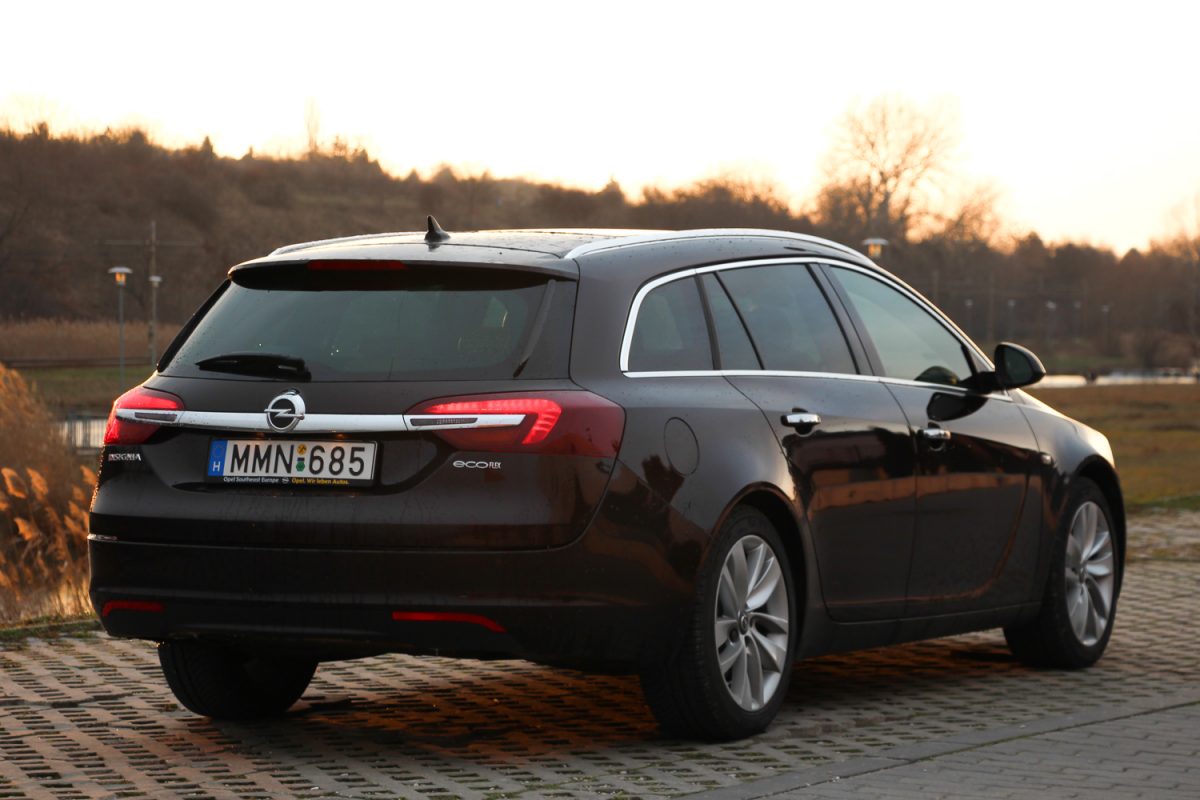 OPEL INSIGNIA