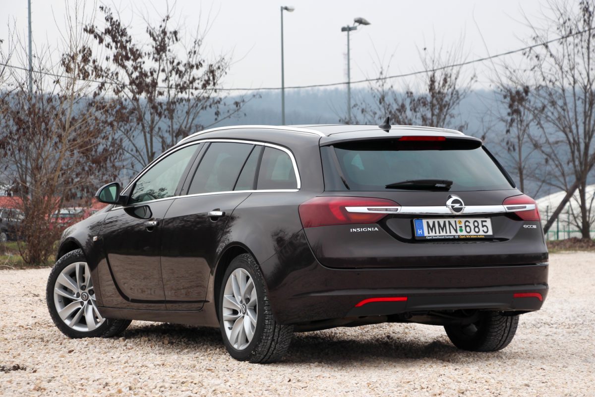 OPEL INSIGNIA