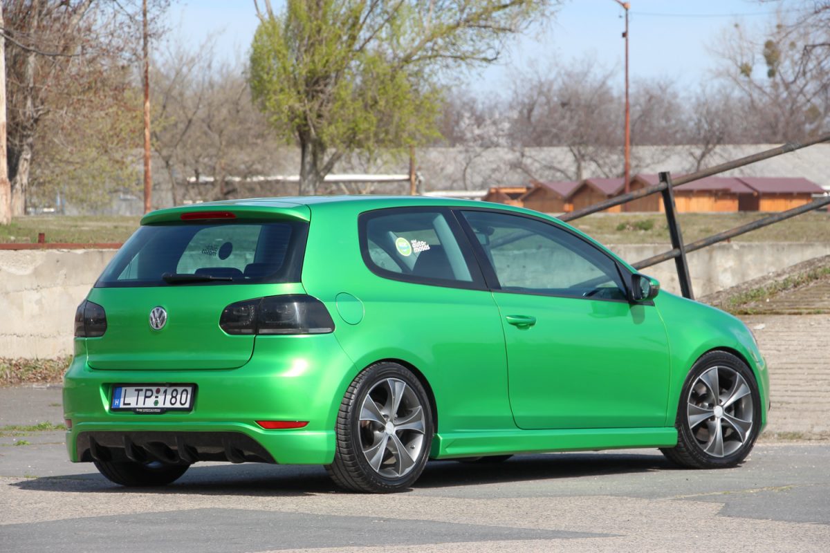 VOLKSWAGEN GOLF