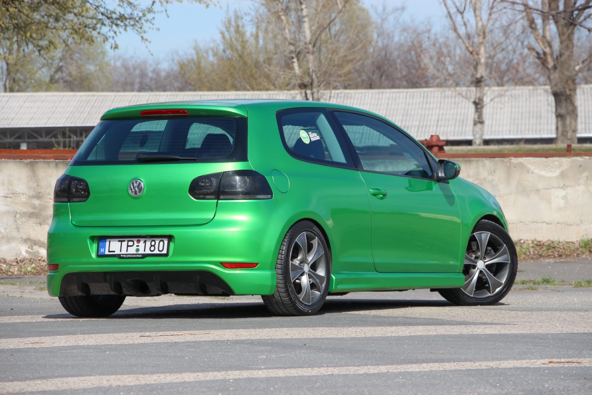VOLKSWAGEN GOLF