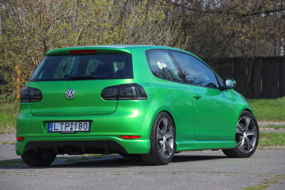 VOLKSWAGEN GOLF