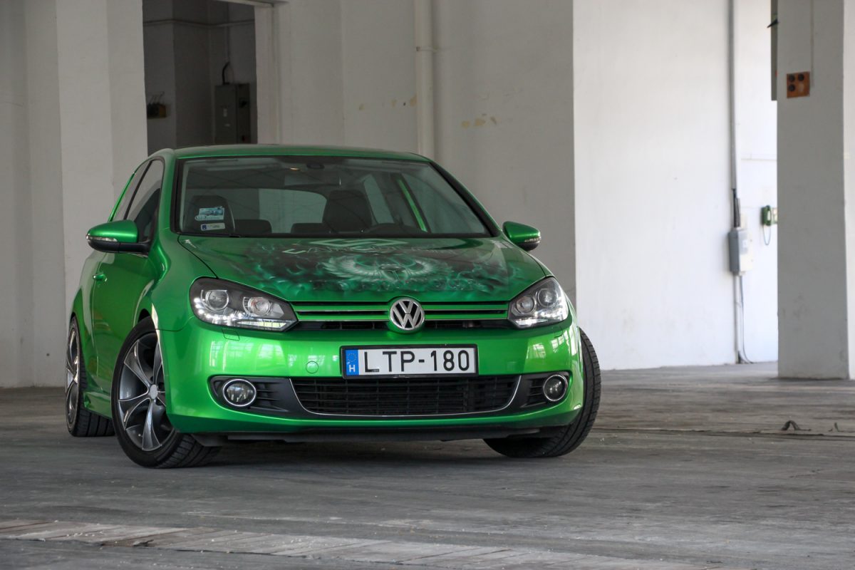 VOLKSWAGEN GOLF