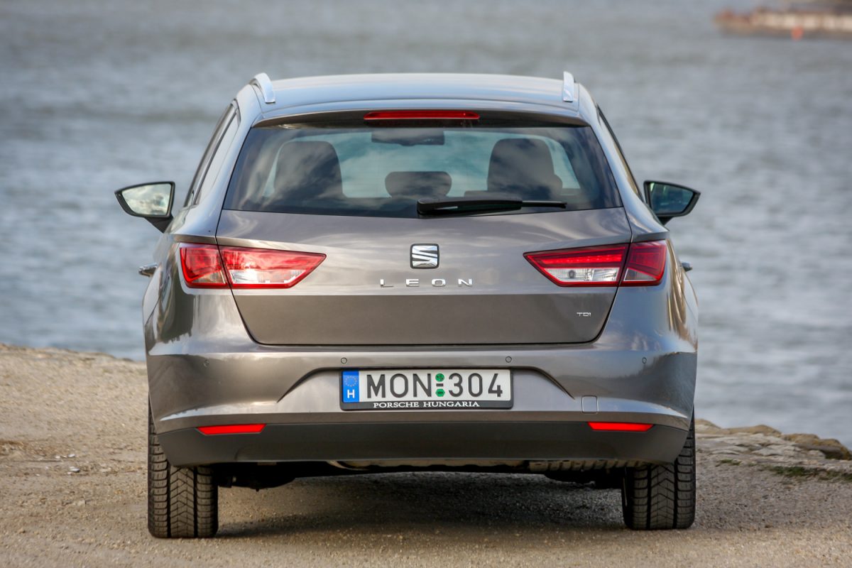 SEAT LEON