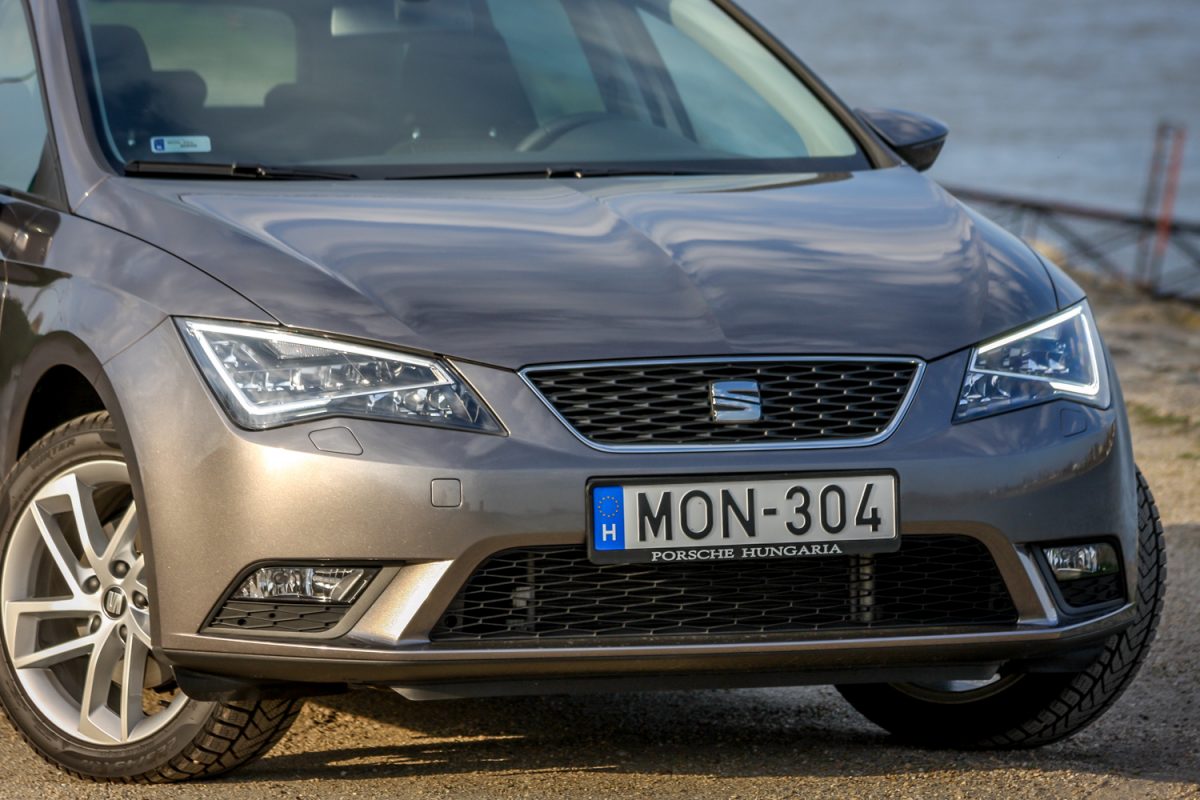 SEAT LEON