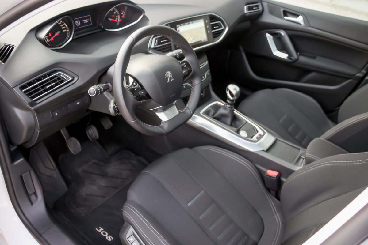 PEUGEOT 308