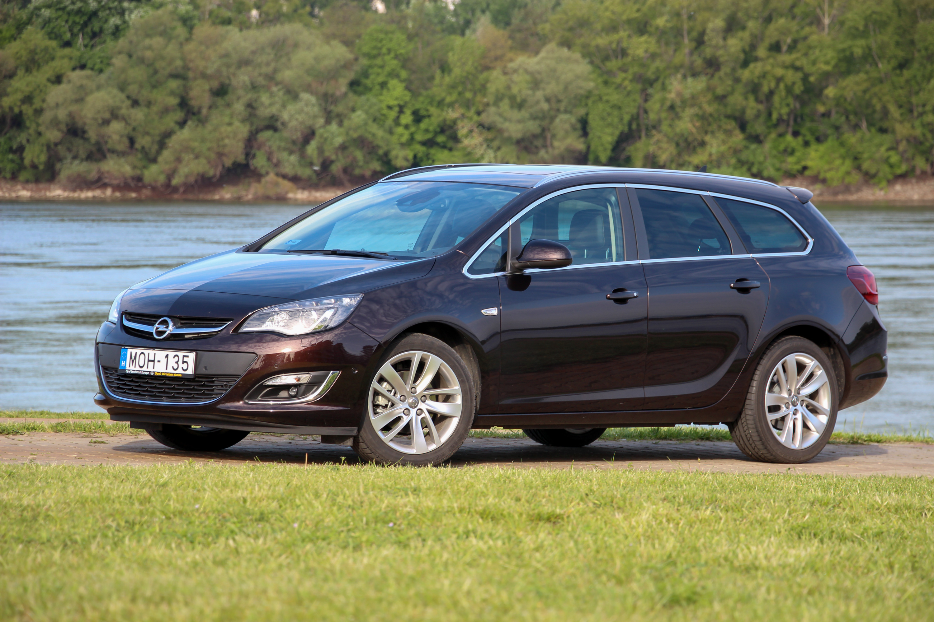 Ilyen jó még sosem volt! Opel Astra Sports Tourer 1.6 CDTI teszt -  Autónavigátor.hu