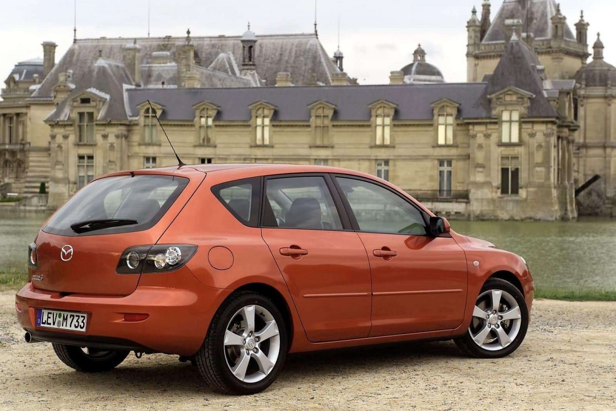 MAZDA 3