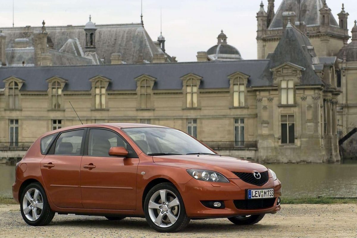 MAZDA 3