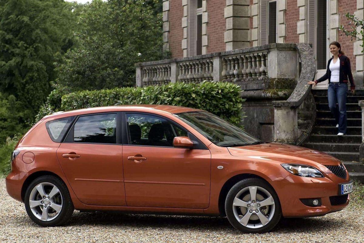MAZDA 3