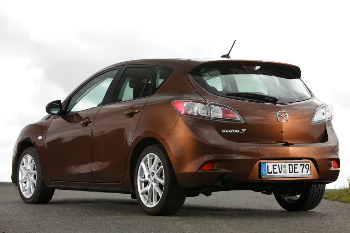 MAZDA 3