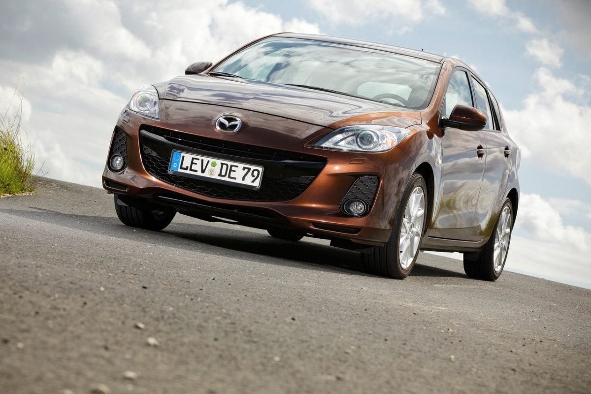 MAZDA 3