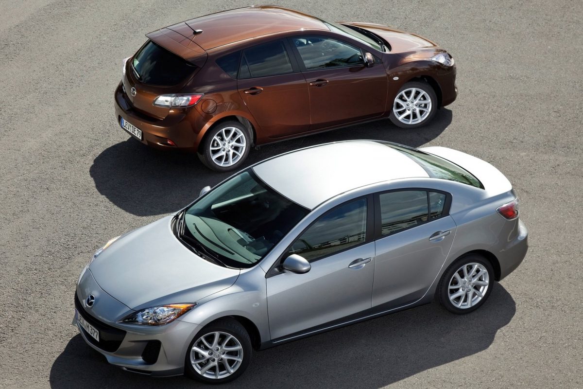 MAZDA 3