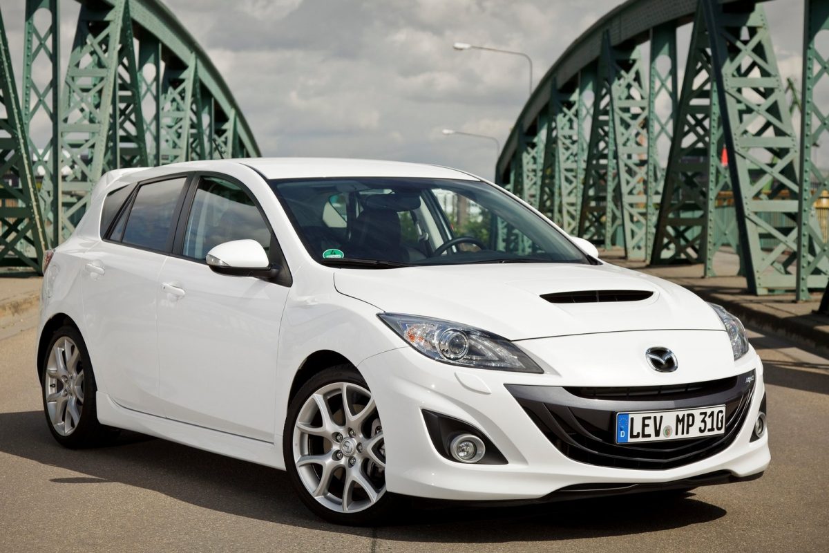 MAZDA 3