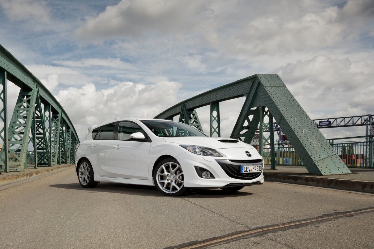 MAZDA 3