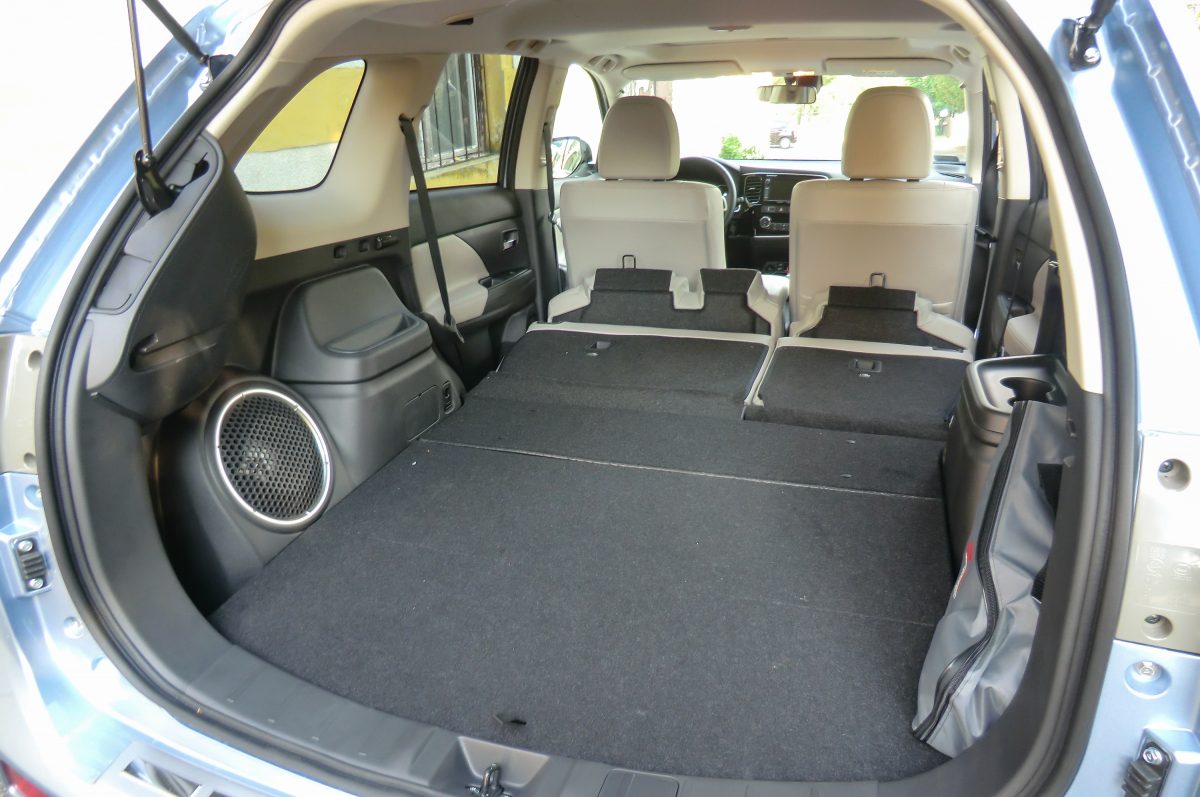 MITSUBISHI OUTLANDER