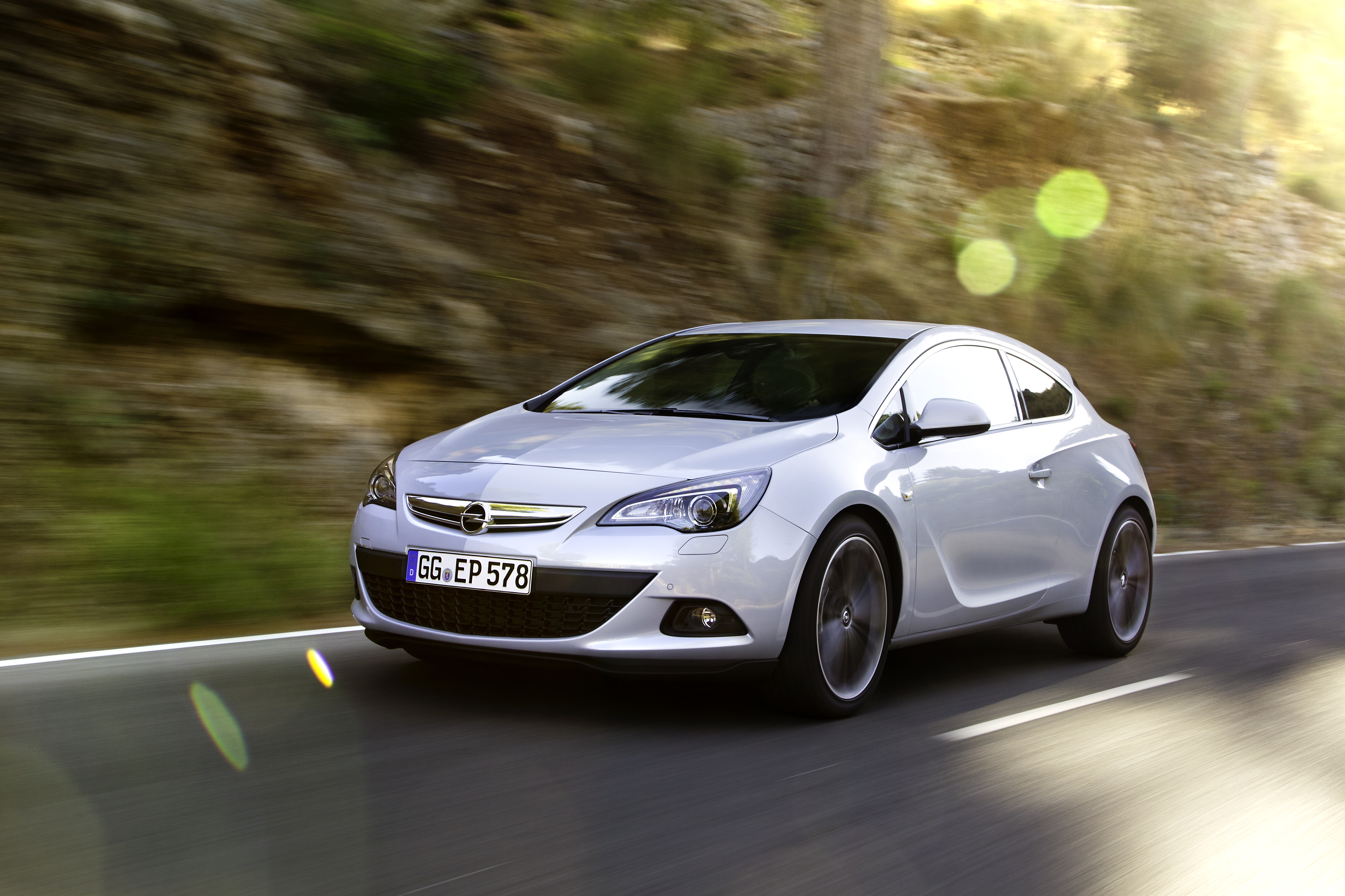Опель джитиси. Opel GTC 2014. Opel Astra 2014. Opel Astra GTC. Opel Astra 1.6.