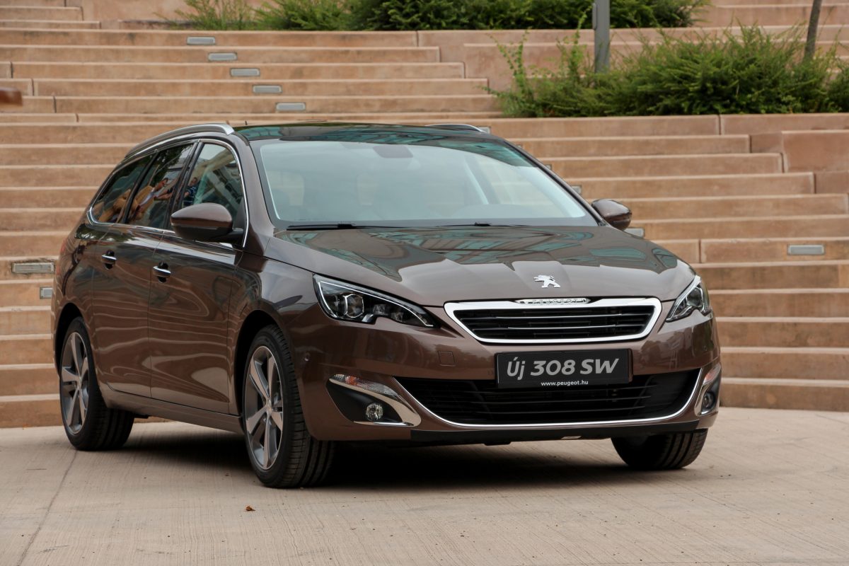 PEUGEOT 308