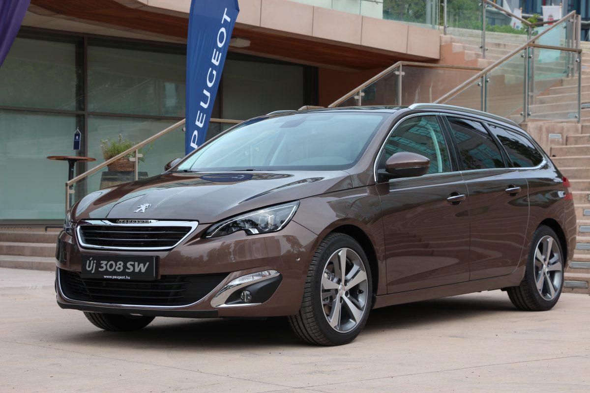 PEUGEOT 308