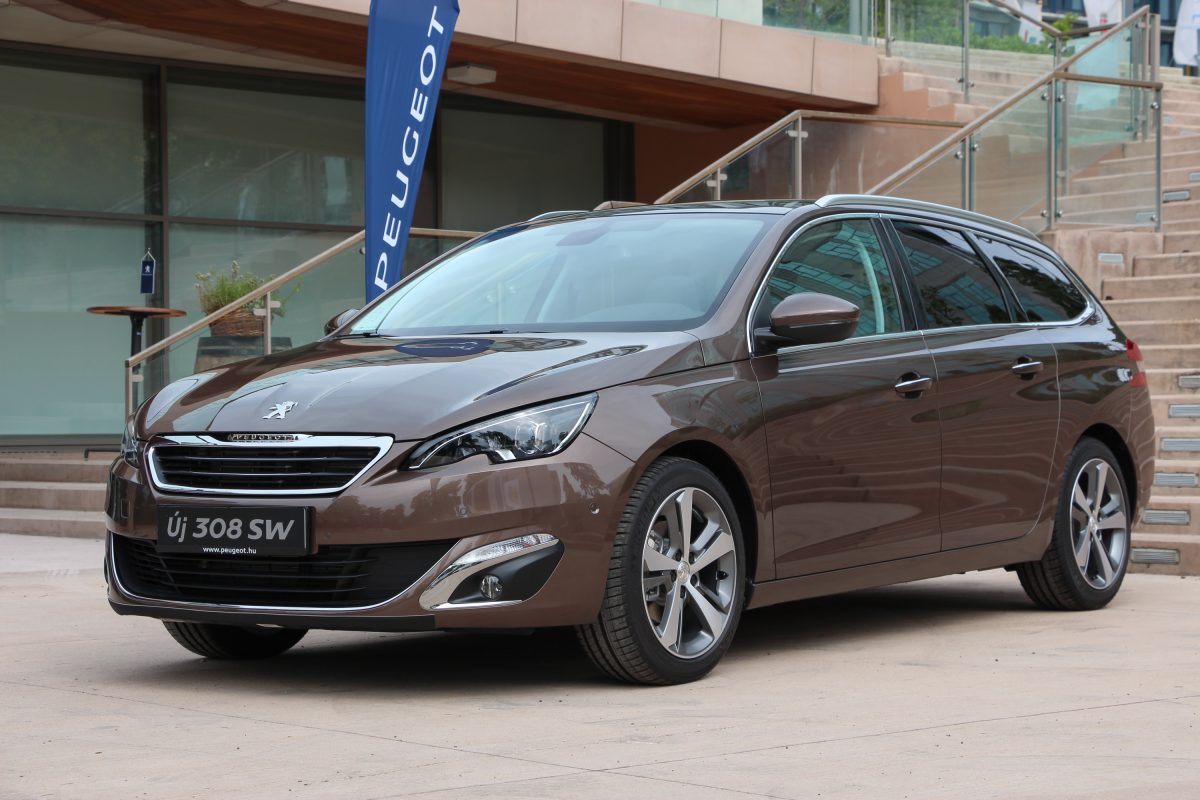PEUGEOT 308