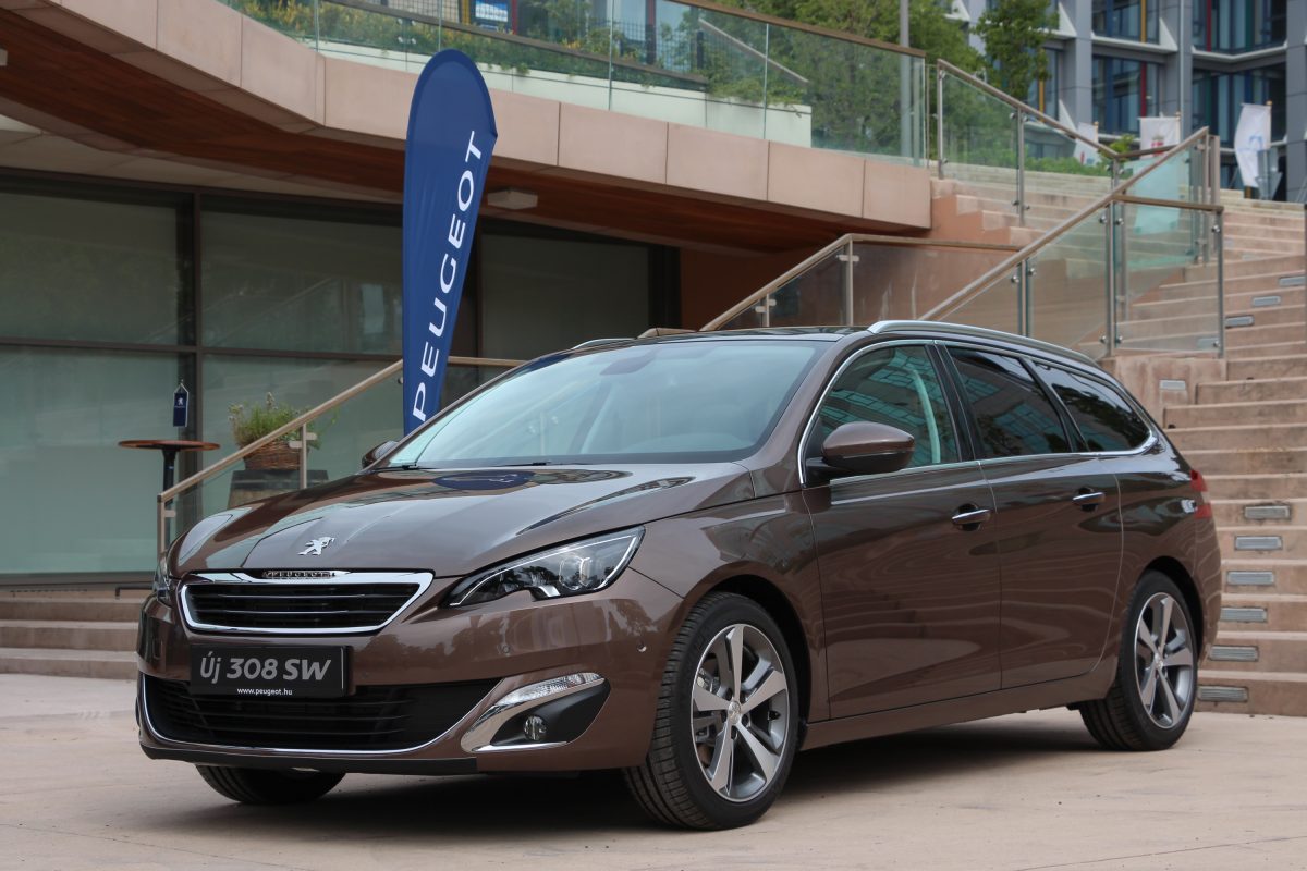 PEUGEOT 308