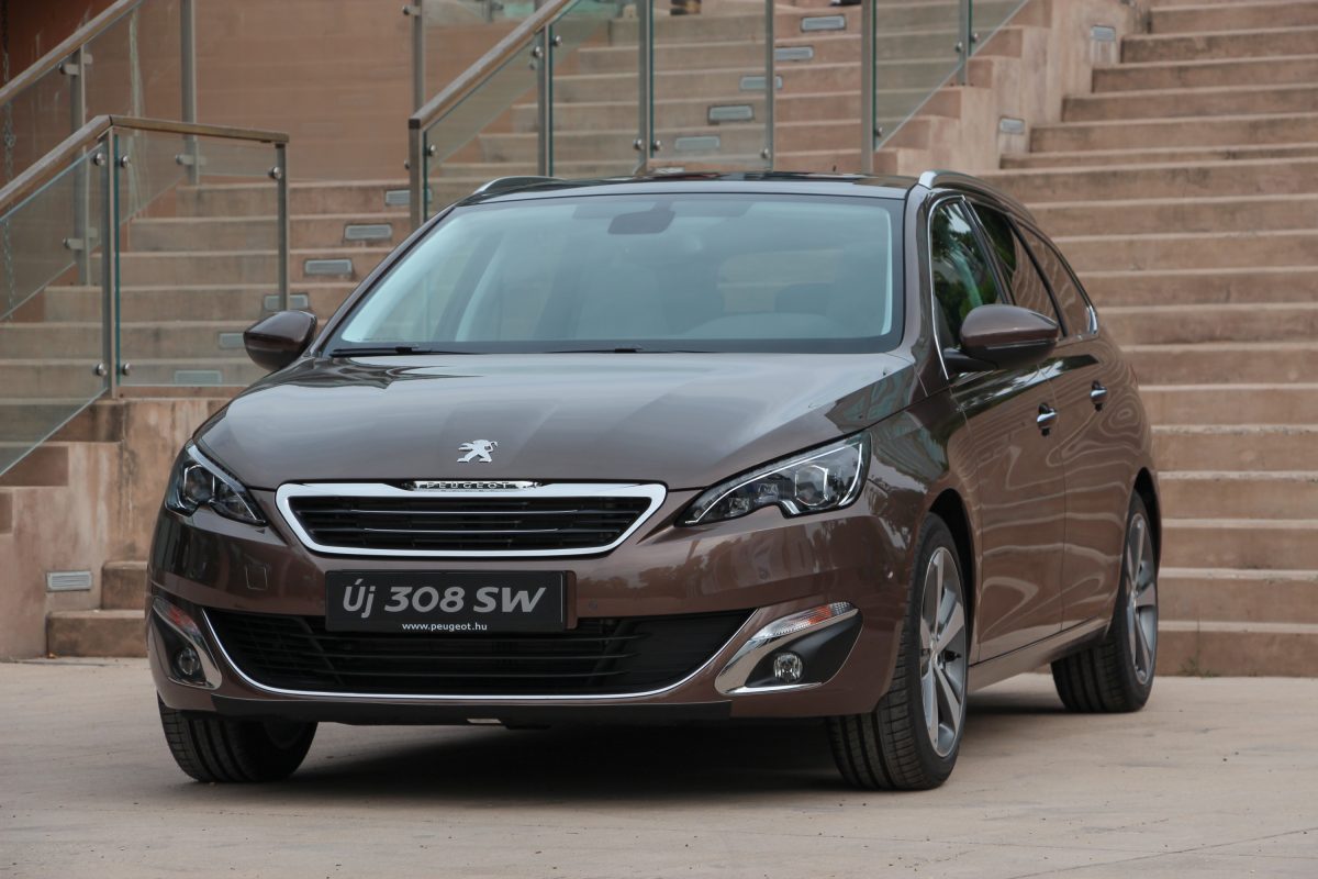 PEUGEOT 308