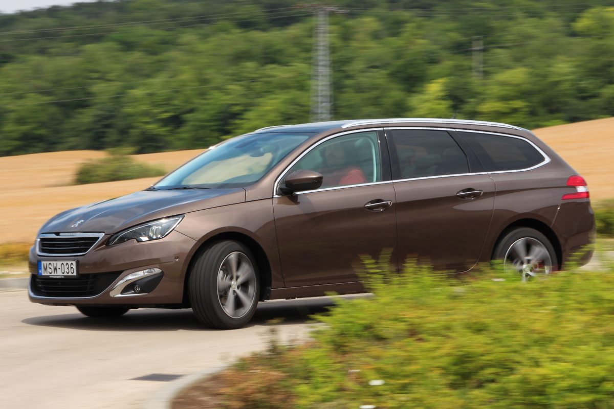 PEUGEOT 308