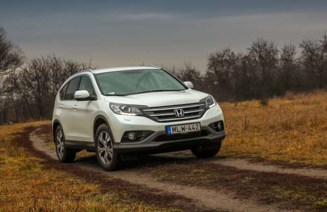 Nem az, aminek tűnik. Honda CR-V 1.6 i-DTEC teszt