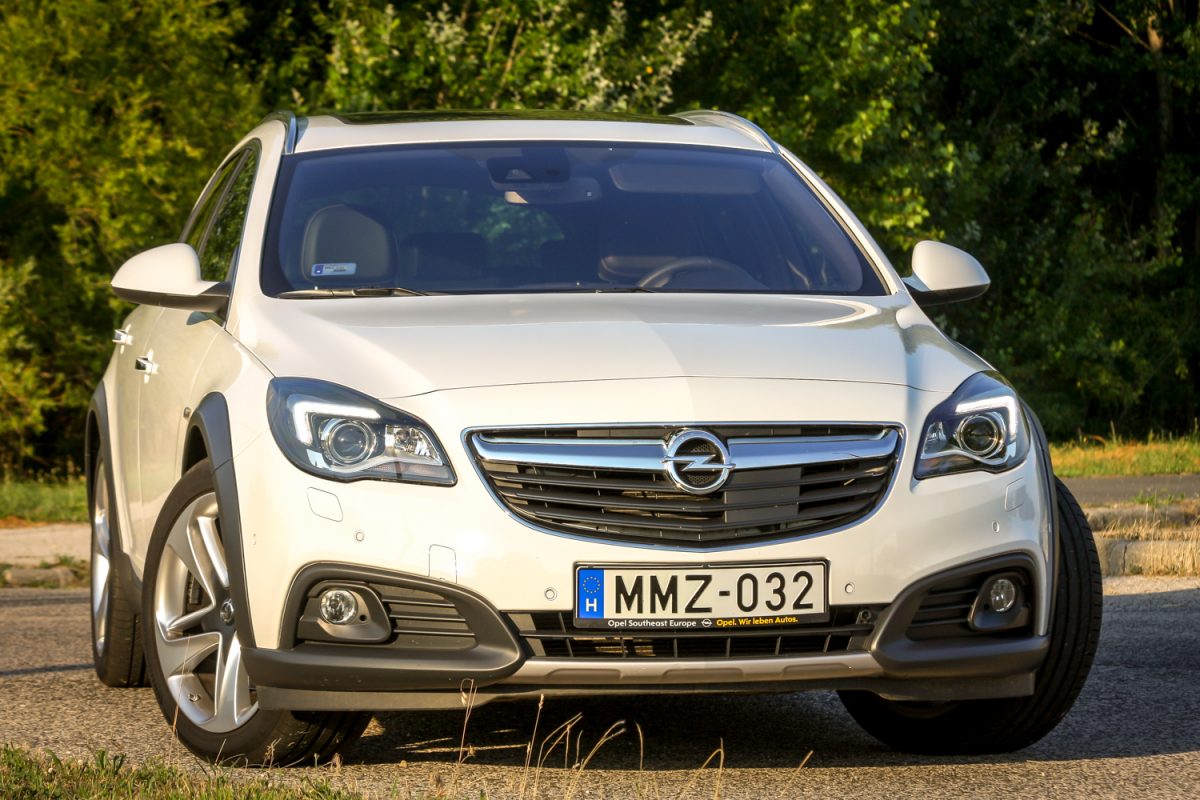OPEL INSIGNIA