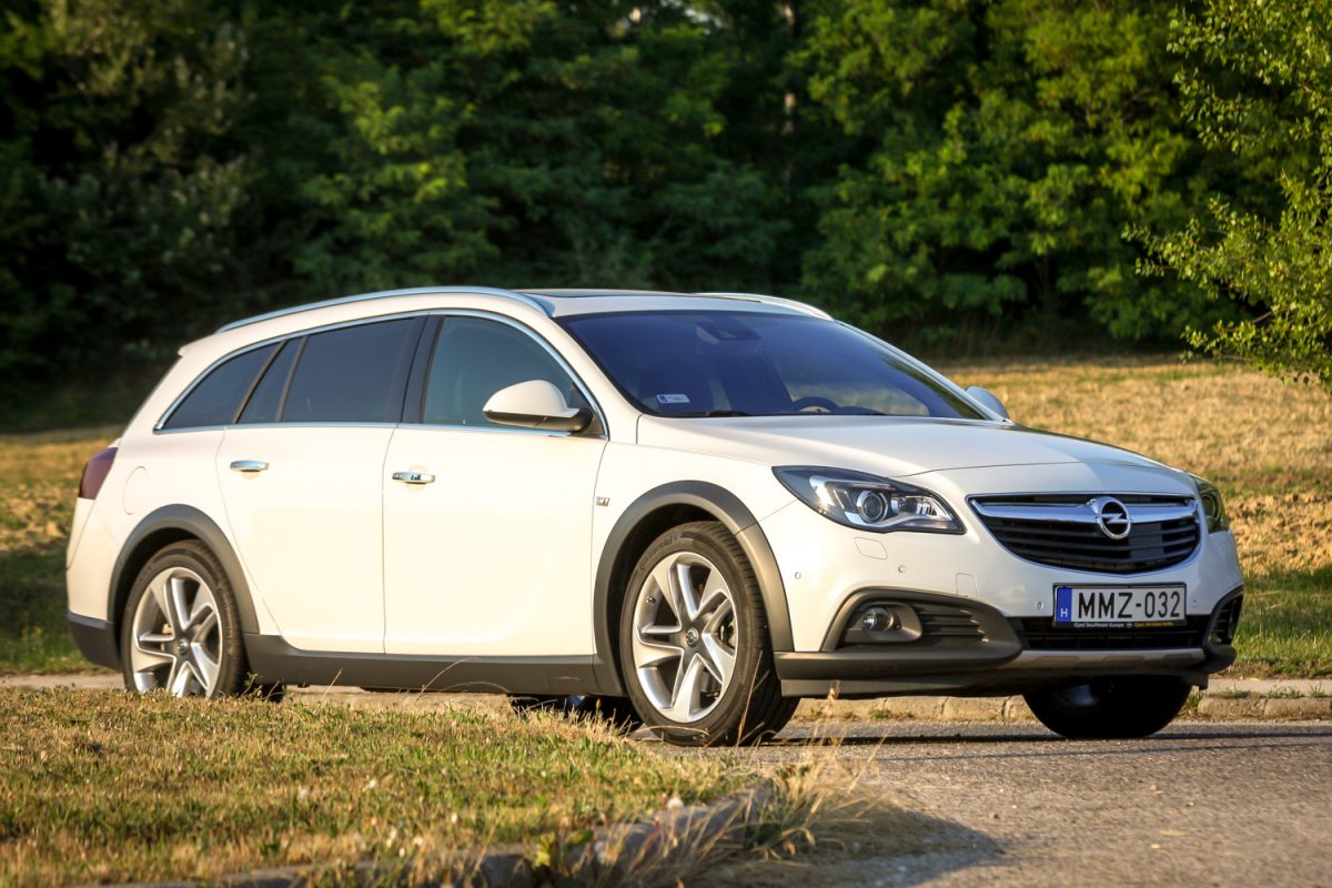 OPEL INSIGNIA