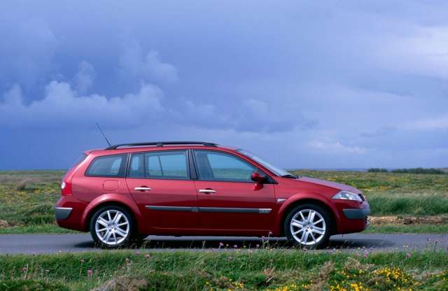 Létezik elfogadható autó nagycsaládosoknak egymillió forintig?