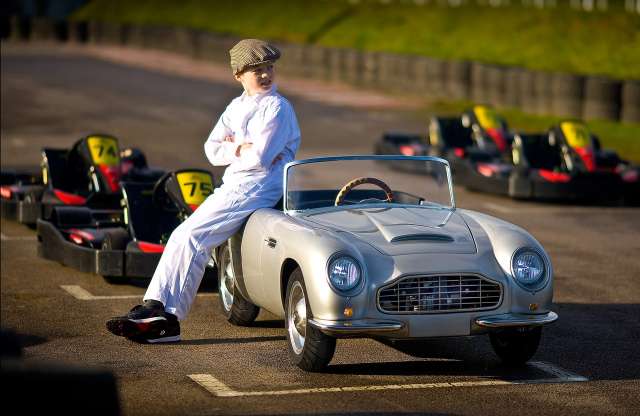 6 millióba kerül a legolcsóbb Aston Martin