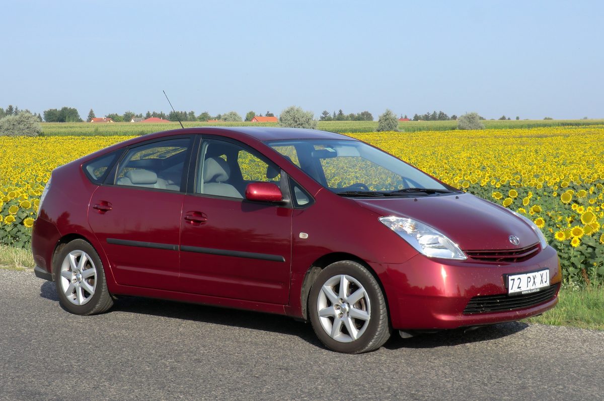 TOYOTA PRIUS