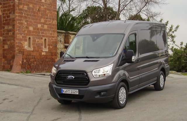 Új munkahely - próbán a hatodik Ford Transit
