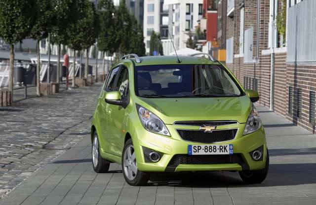 Szinte új autók 2,5 millió forintért